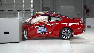 2013 Honda Accord 2-door driver-side small overlap IIHS crash test