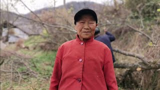 摩旅秦岭五户人家小村落，80岁大妈养蜂种地，身世令人感叹