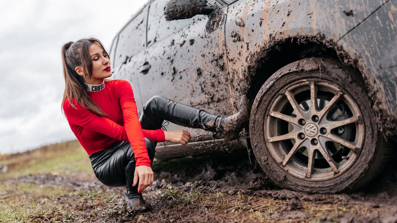Car Stuck Tanya Stuck Hard In Muddy Grass In High Heel Boots Youtube
