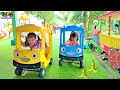 Main Mobil Mainan, Kereta Api Choo Choo Train, Serodotan Donat dan Ayunan di Playground Anak