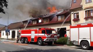 Požár střechy rodinného domu Boskovice 11.8.2017