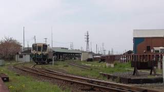 那珂湊駅を出発するひたちなか海浜鉄道 キハ3710