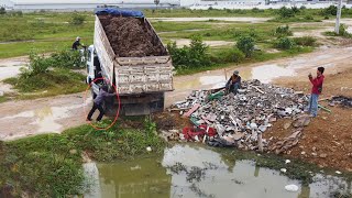 Great Work NISSAN 5T-Trucks Start Dumping Land Into Water With D31P Bulldozer Push