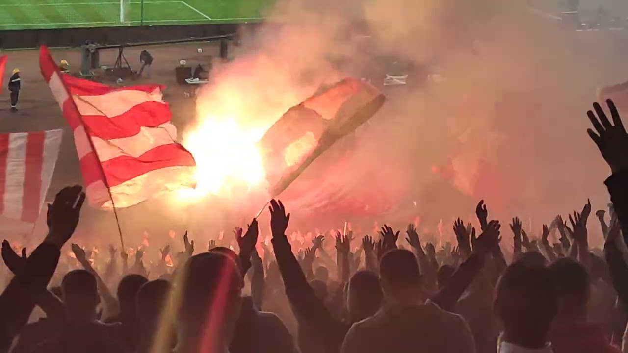 Crvena Zvezda-Ferencvaros 4:1 Delije Bakljada - YouTube