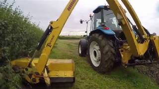 New Holland 7740 \u0026 Twose 520 Hedgecutting