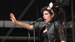 Amy Winehouse- You Know I'm No Good / Rehab / Valerie (LIVE AT T in the Park | 2008)