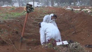 La frenética jornada de los sepultureros del mayor cementerio brasileño