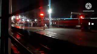 12284 Hazrat Nizamuddin - Ernakulam Duronto Express skip Mathura junction...