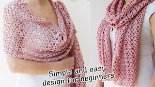 How to crochet a light women's shawl with a simple design and a distinctive result