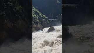 중국 운남성 옥룡설산 호도협(Jade Dragon Snow Mountain's Hodo Gorge in Yunnan Province, China)