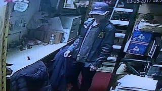 Cellphone thief caught on camera