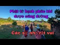 Các Cô Phật Tử Rất Vui Khi Được Đặt Bát Cho Các Sư Nhỏ.Sư Minh Dược Và Huynh Đệ Vẫn Tu Tập Tinh Tấn