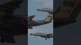 【ファントム+ファントム+C-1】航空自衛隊、少しだけ昔の光景ですが、夕日に映えるC-1とファントムの編隊が目の前を手が届きそうな距離で飛んでいった光景はとても心に残るものでした。