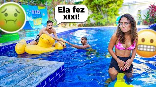 PESSOAS MAL EDUCADAS NA PISCINA! #SHORTS