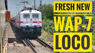 BRAND NEW SUPER WAP-7 LOCO CROSSING WITH 12150 DANAPUR PUNE SUPERFAST EXPRESS TRAIN* INDIAN RAILWAY