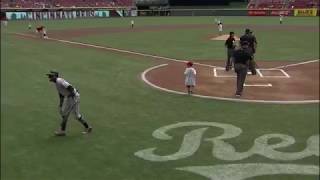 LOL: Young Reds fan gives Marlins' Dee Gordon a kick