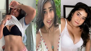 Cewek Berkacamata Berjilbab