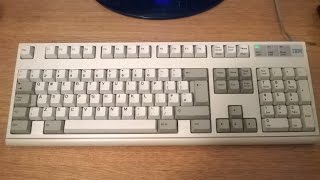 IBM Model M2 review (IBM buckling springs)