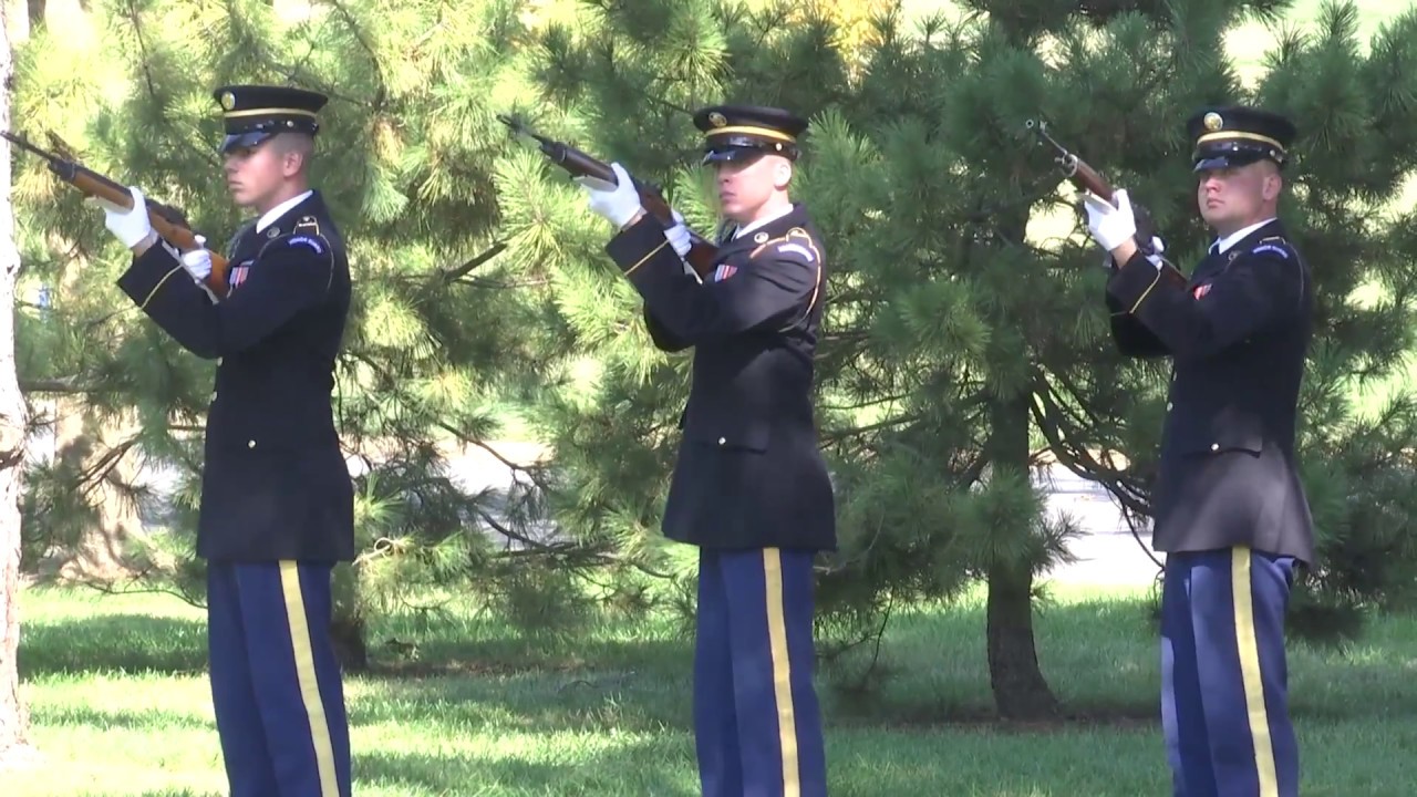 Arlington National Cemetery Funeral B Roll - YouTube