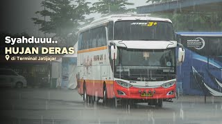 Syahduuu Hunting Bus Saat Hujan Deras | Terminal Jatijajar Depok