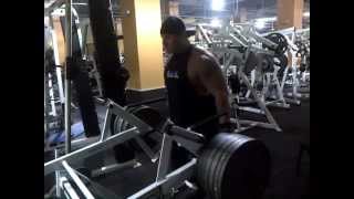 Shrugs 550lbs for 8 reps