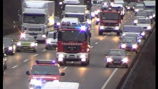 [Sprinter fährt durch Rettungsgasse] Hilfeleistungszug BF Duisburg FW1