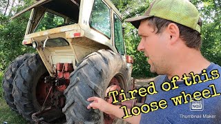 Opening up the Silo/Van Dale Silo Unloader/Fixing the Loose Wheel on the International 1066