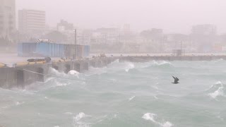 Typhoon Chanhom Lashes Miyakojima Japan 10th July 2015 台風第9号宮古島