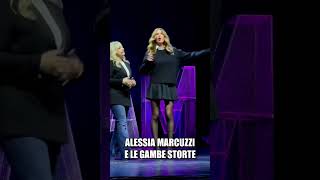 Alessia Marcuzzi e le gambe storte