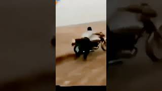 #भाई गिरते-गिरते बचा ##trending #indian #bike #havydriver #funny #video