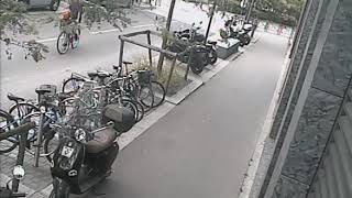 Voleur de vélo pris en flag par la caméra de surveillance