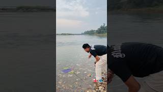 River me se kite loot liya 🪁#kiteflying #kites #patang #patangbazi #viral