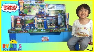 Thomas and Friends Wooden Railway Grow With Me Play Table toy trains for kids