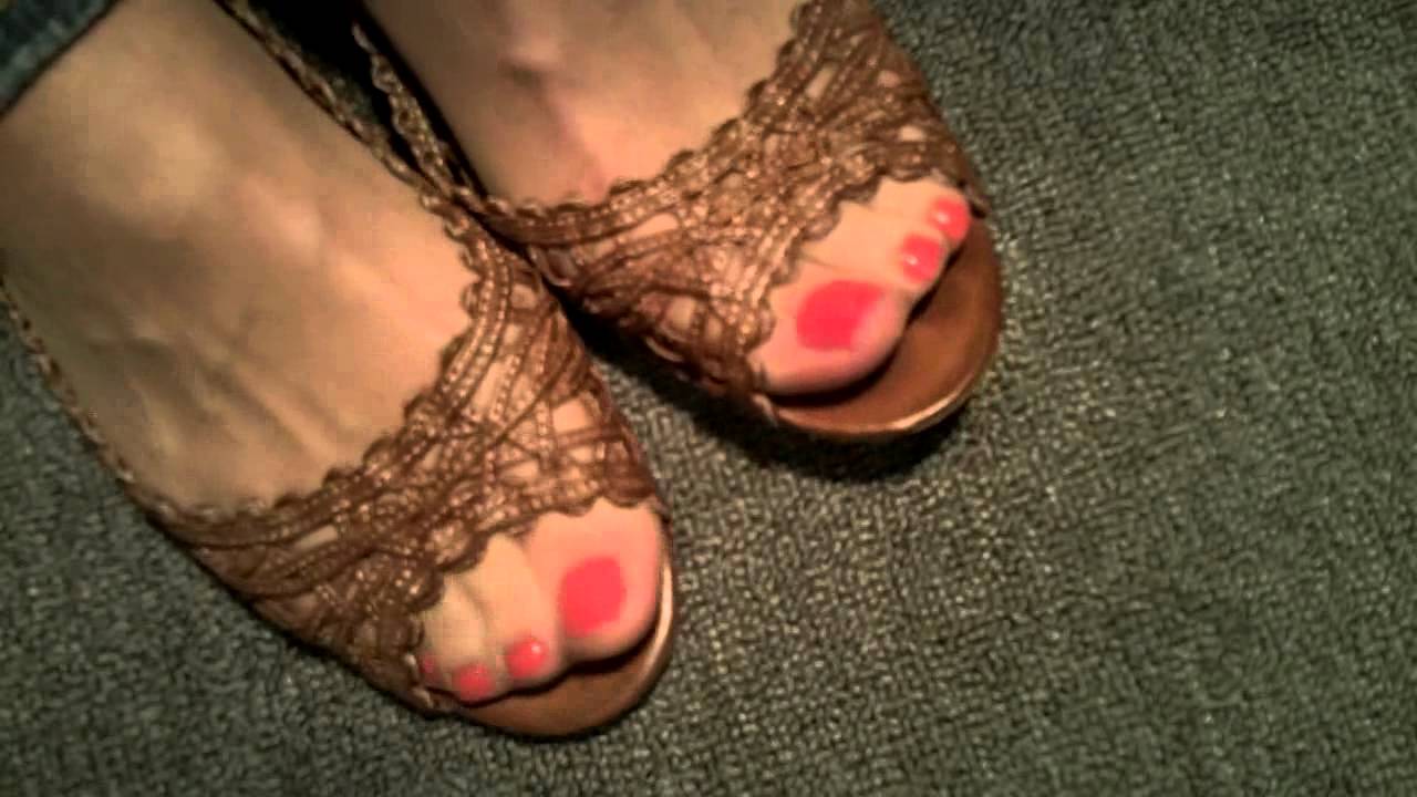 Tan Flats Playing Youtube