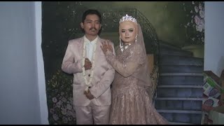 Pengantin cantik sekali ketika memakai gaun warna krem