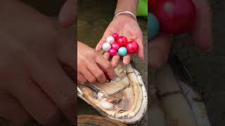 🥰 Wild Riches Await: Girl Finds Jewel-Filled Clam!