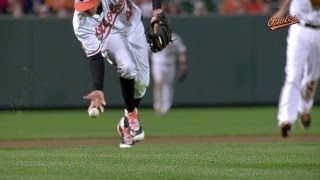 Machado's barehanded grab