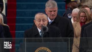 Rabbi Marvin Hier delivers a prayer at Inauguration Day 2017