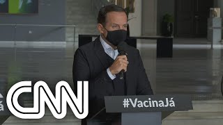 Governo de SP amplia vacinação e inclui grupos com comorbidades | LIVE CNN