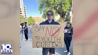 Roanoke Young Democrats protest curfew expansion