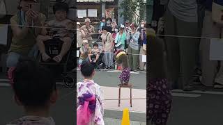 びんずるにきた猿回しのお猿さんの芸