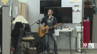 Country Star Performs at Homeless Shelter in Decatur | Jan. 19, 2024 | News 19 at 6 p.m.