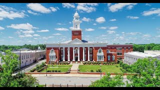 The Lee County Courthouse in Opelika, Alabama