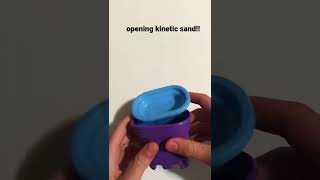 opening kinetic sand!! blue and white 🤪🥰