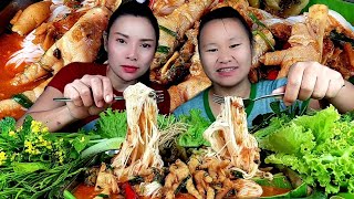 ขนมจีนน้ำยาตีนไก่ เส้นสดเเซ่บนัวร์ เเกล้มผักสดเต็มถาด|ส้มซ่าพาเเซ่บ