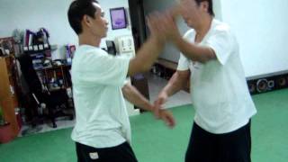 24式倒卷肱用法Taiji quan 24 form(step back and  revolve your arm) how to use