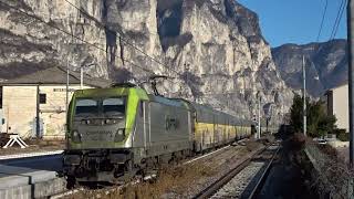 Locomotiva E494.509 di Captrain con carri trasporto auto ARS ALTMANN