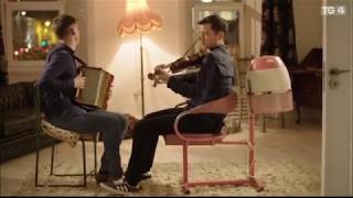 Ronan O'Flaherty (fiddle) \u0026 Conor Connolly (accordion) Jigs - Hup! TG4