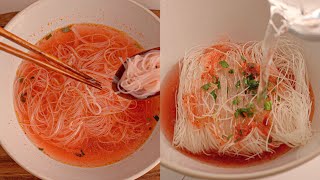 핑크빛 태국 쌀국수 마마 옌타포 PINK Rice Noodles