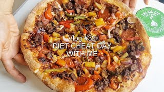 【SUB】伦敦Vlog #32 - 欺骗餐一日记录| 披萨和泡面| 欺骗日不忘健身| Diet cheat day| fully loaded pizza |spicy instant noodles